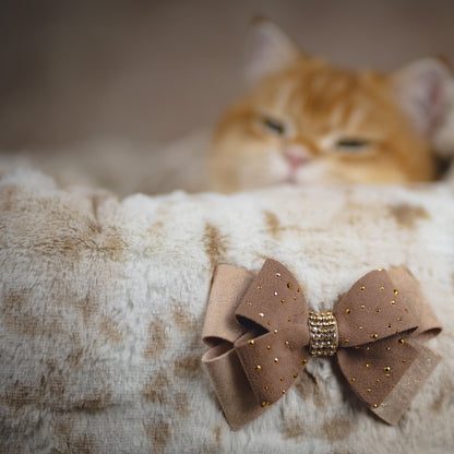 Double Nouveau Bow Soft Arctic Snow Leopard Bed